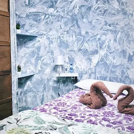 Avestruz Πανσιόν *