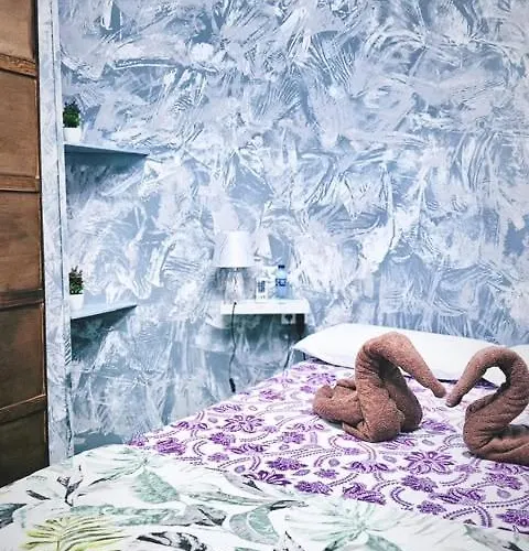 Avestruz בית הארחה *